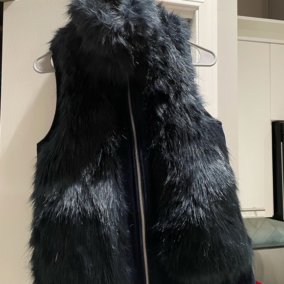 NEW Tommy Hilfiger vest. New with tags! - Picture 4 of 4